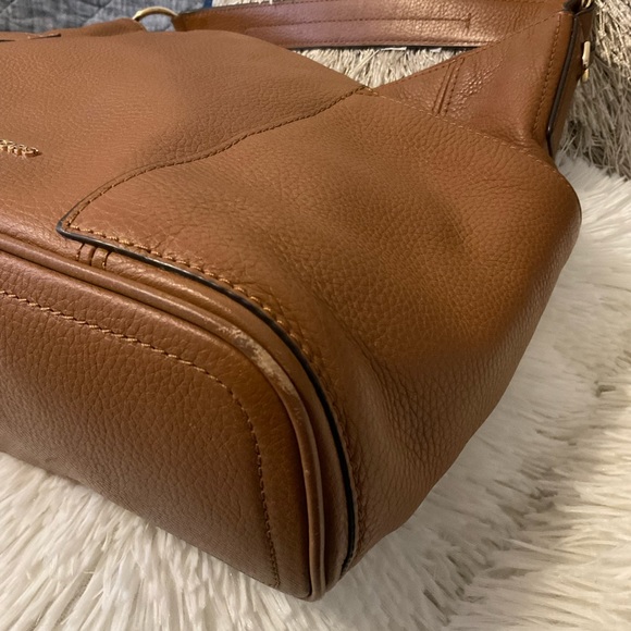 Michael Kors Pebbled Leather Shoulder Bag Camel Side Pockets - Picture 12 of 16